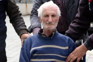 Eşini 50 yerinden bı&ccedil;aklayıp &ouml;ld&uuml;ren sanık: Hatırlamıyorum