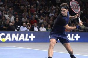 Federer'den b&uuml;y&uuml;k halay kırıklığı