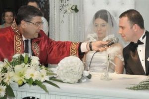 Damat 'hayır' dedi nikah memuru salonu terketti