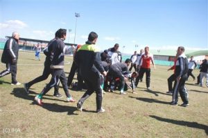 Bursa'da takımı mağlup olan başkan, futbolcuya saldırdı