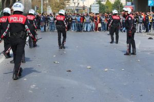 İzmir derbisi &ouml;ncesinde gergin anlar yaşandı