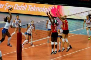 Nil&uuml;fer Belediyespor, Halkbank'ı devirdi