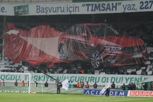 Bursa'da bayraklı ş&ouml;len