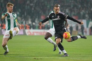 Şenol G&uuml;neş'in yalvardı dediği futbolcu kim?
