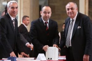 Tuğrul T&uuml;rkeş resmen AK Partili oldu