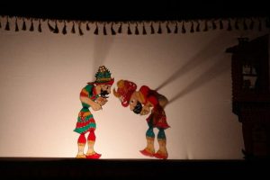Bursa'da Hacivat ve Karag&ouml;z perdeye &ccedil;ıkıyor