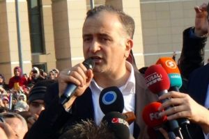 Ekrem Dumanlı hakkında yakalama kararı