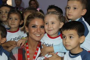 "Vodafone İstanbul Maratonu'nda &ccedil;ocuklar g&uuml;ls&uuml;n diye koş"