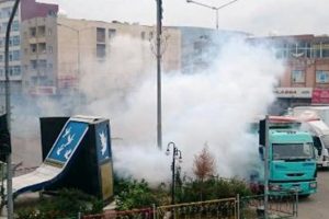 Kaymakam kıl payı kurtuldu, 2 polis yaralı