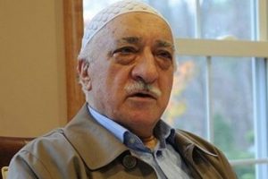 Fethullah G&uuml;len ve Emre Uslu hakkında tutuklama kararı