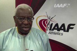 Diack'ın IOC onursal &uuml;yeliği askıya alınıyor