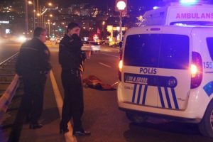 Yaya ge&ccedil;idinden ge&ccedil;iyordu...