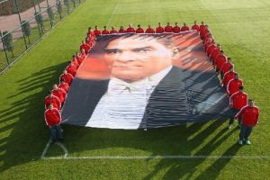 A Milli Takım Atat&uuml;rk'&uuml; andı