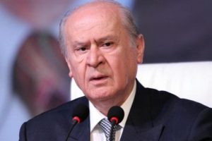 Bah&ccedil;eli'nin tavrı dikkat &ccedil;ekti