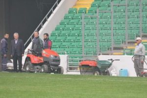 Timsah Arena'da saat 09.05'te Ata'ya saygı