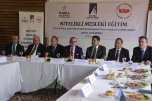 "İşsizlik var ama, ara elaman a&ccedil;ığı da var"