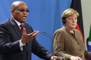 Merkel, G&uuml;ney Afrika Cumhurbaşkanı Zuma'yı ağırladı