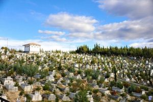 Şehir mezarlığı'nda, 2 kat mezar uygulaması
