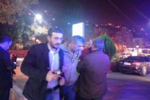Tartıştığı oğlunu bı&ccedil;akla yaraladı