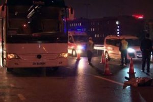 İstanbul E-5 karayolunda feci kaza: 1 &ouml;l&uuml;