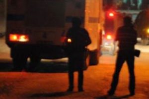 Polis aracına bombalı saldırı! 1 &ouml;l&uuml;, 1 polis yaralı