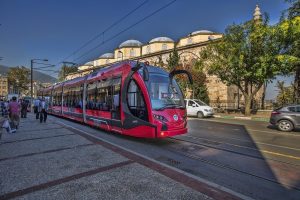 Bursa'da tramvay hattına park edenlere hapis cezası geliyor!