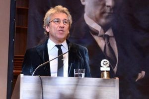 "Atat&uuml;rk'&uuml; anma değil yaşatma t&ouml;renleri d&uuml;zenlenmeli"