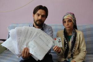 Eşine kimlik &ccedil;ıkartmak istedi, vergi cezası şok etti!