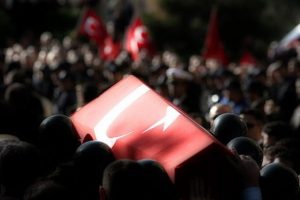 Şehit polislerin baba ocağına ateş d&uuml;şt&uuml;