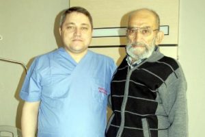 Kalp pili durduruldu, kanserli t&uuml;m&ouml;r&uuml; alındı