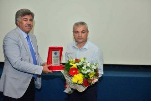 Rıza &Ccedil;alımbay Manisa'da &uuml;niversite &ouml;ğencileriyle s&ouml;yleşi yaptı