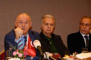 "G&uuml;n kapalı kapılar ardında değil y&uuml;z y&uuml;ze konuşma g&uuml;n&uuml;"