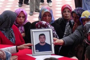 İtalya'daki kazada &ouml;len denizci toprağa verildi