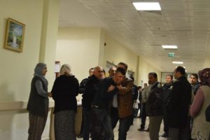 Kamyon ile otomobil kafa kafaya &ccedil;arpıştı: 1 &ouml;l&uuml;,3 yaralı