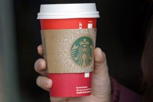 Starbucks'ın ''Kırmızı'' bardakları ABD'de g&uuml;ndem oldu
