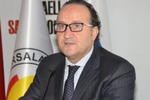 "AB m&uuml;lteci krizinde T&uuml;rkiye ile değer-&ccedil;ıkar dengesini kuramıyor"