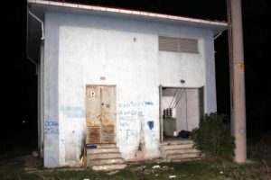 Isınmak i&ccedil;in girdiği trafoda akıma kapılıp &ouml;ld&uuml;