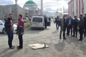 Iğdır'da motosikletten polis aracına ateş a&ccedil;ıldı