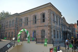 Bursa Mekteb-i Sultanisi'ne spor salonu