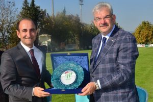 'T&uuml;rk futbolunun yıldız fabrikası'na Bursa Yıldırım'dan destek
