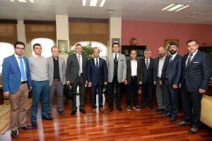 Bursa'daki Sevgi Market takdir topluyor