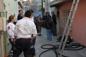 Bursa'da  buzdolabının kabloları tutuştu, 90 yaşında yanarak &ouml;ld&uuml;