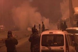 Korsan g&ouml;stericilere polis m&uuml;dahalesi