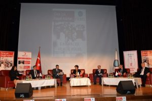 Bursa'da 'Kan bağışı ve k&ouml;k h&uuml;cre' paneli d&uuml;zenlendi