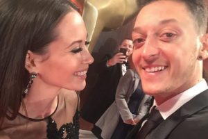 Mesut &Ouml;zil ve eski aşkı Capristo yeniden bir arada...