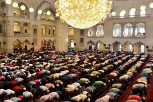 İstanbul'daki Cuma ezanına 'memur mesaisi ayarı'