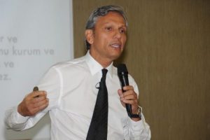 T&Uuml;RSAB başkan adayı Bağlıkaya, Gaziantepli acenteler ile buluştu