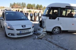 Adıyaman'da 2 kaza: 1 &ouml;l&uuml;, 9 yaralı