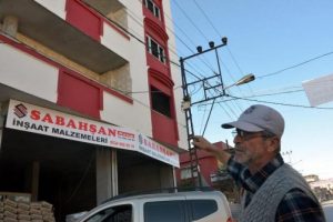 Elektrik akımına kapılan boyacı &ouml;ld&uuml;