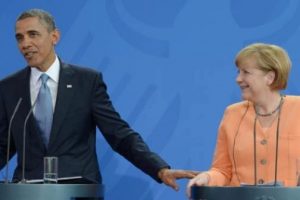 Obama ve Merkel'e kurşun ge&ccedil;irmez paravan